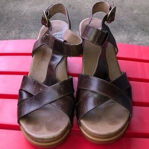 Dansko ”Daniela” Platform Sandal